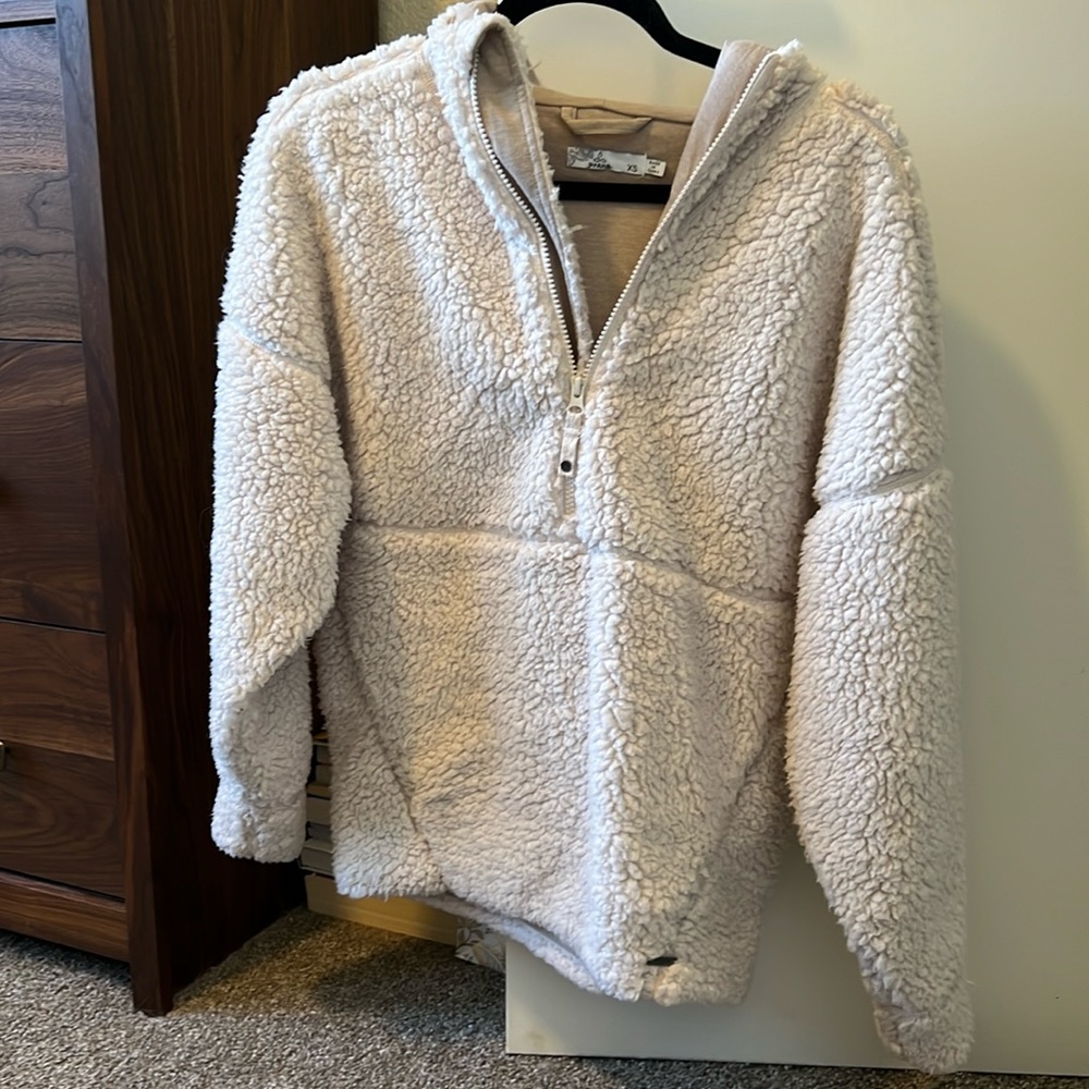Prana Sherpa half-zip sweatshirt. Cream colored. Size XS.